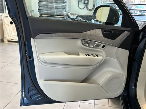 Certified 2024 Volvo XC90 T8 Ultimate w/ Protection Package image 9