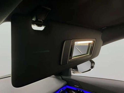 Used 2025 BMW i5 eDrive40i image 54