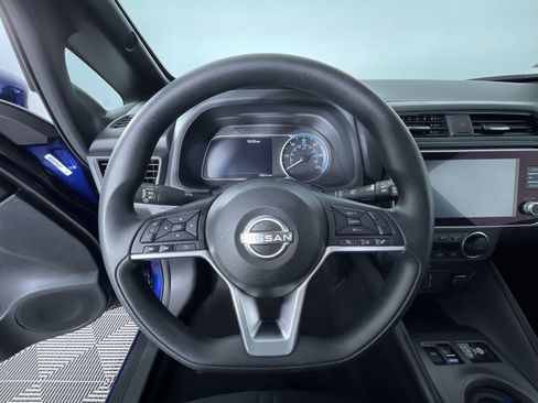 Certified 2025 Nissan Leaf S FWD image 16