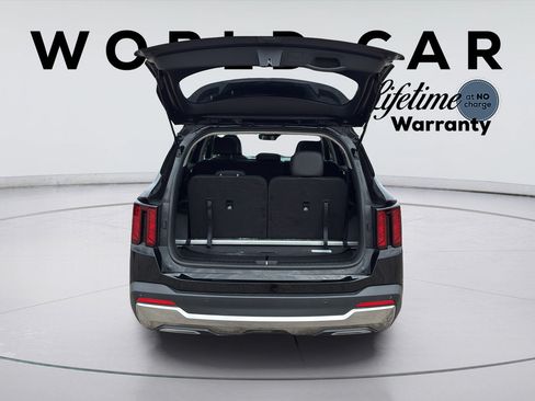 Used 2024 Kia Sorento S w/ Panoramic Sunroof Package AWD/4WD image 9