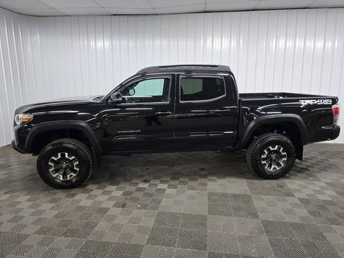 Used 2020 Toyota Tacoma TRD Off-Road image 5