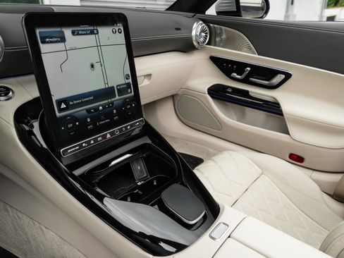 Used 2022 Mercedes-Benz SL 55 AMG 4MATIC image 22