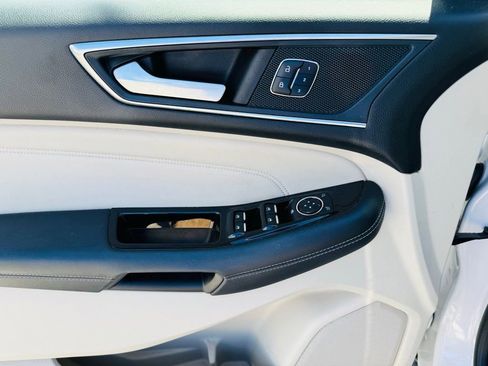 Used 2018 Ford Edge Titanium w/ Equipment Group 301A image 9