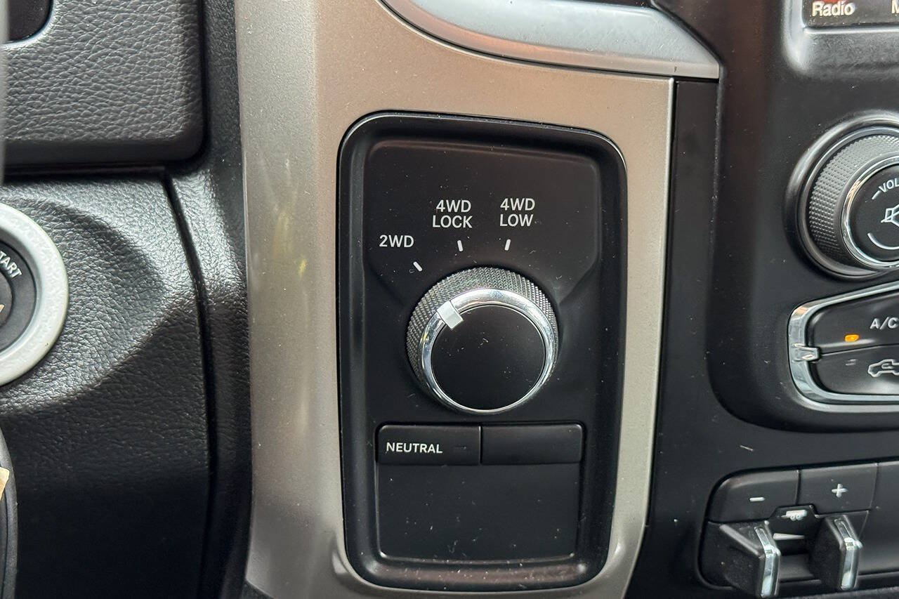 Used 2017 RAM 2500 SLT w/ Snow Chief Group AWD/4WD image 31