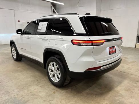 Used 2023 Jeep Grand Cherokee Limited RWD image 5
