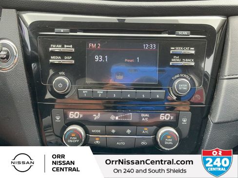 Used 2017 Nissan Rogue SV FWD image 22