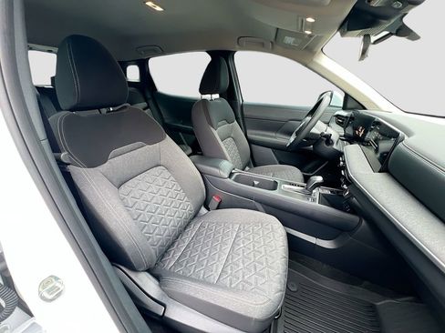 Used 2025 Nissan Kicks SV image 23