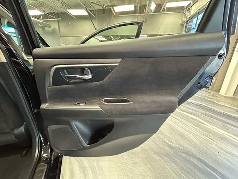 Used 2013 Nissan Altima 2.5 SV FWD image 40