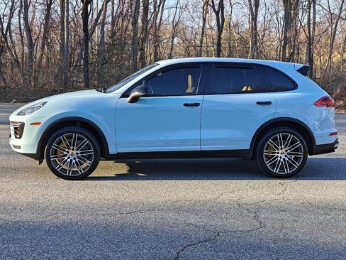 Used 2015 Porsche Cayenne Turbo AWD/4WD image 7