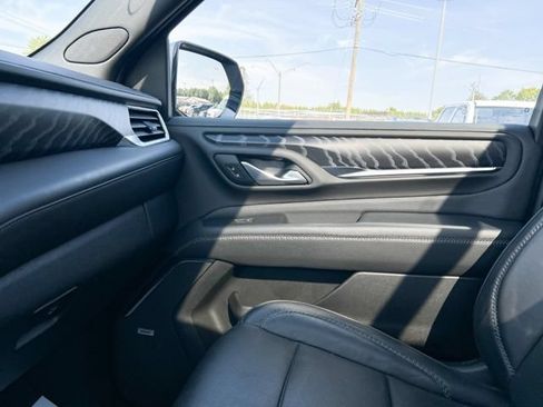 Certified 2023 GMC Yukon Denali w/ LPO, Floor Liner Package AWD/4WD image 40