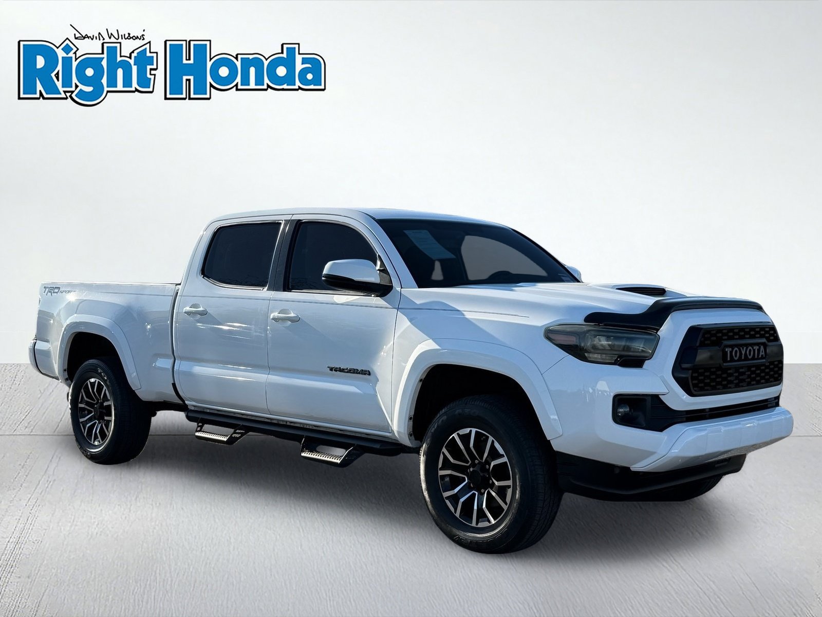 Used 2017 Toyota Tacoma TRD Sport w/ Tow Package RWD image 10