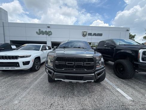 Used 2018 Ford F150 Raptor w/ Equipment Group 802A Luxury AWD/4WD image 2