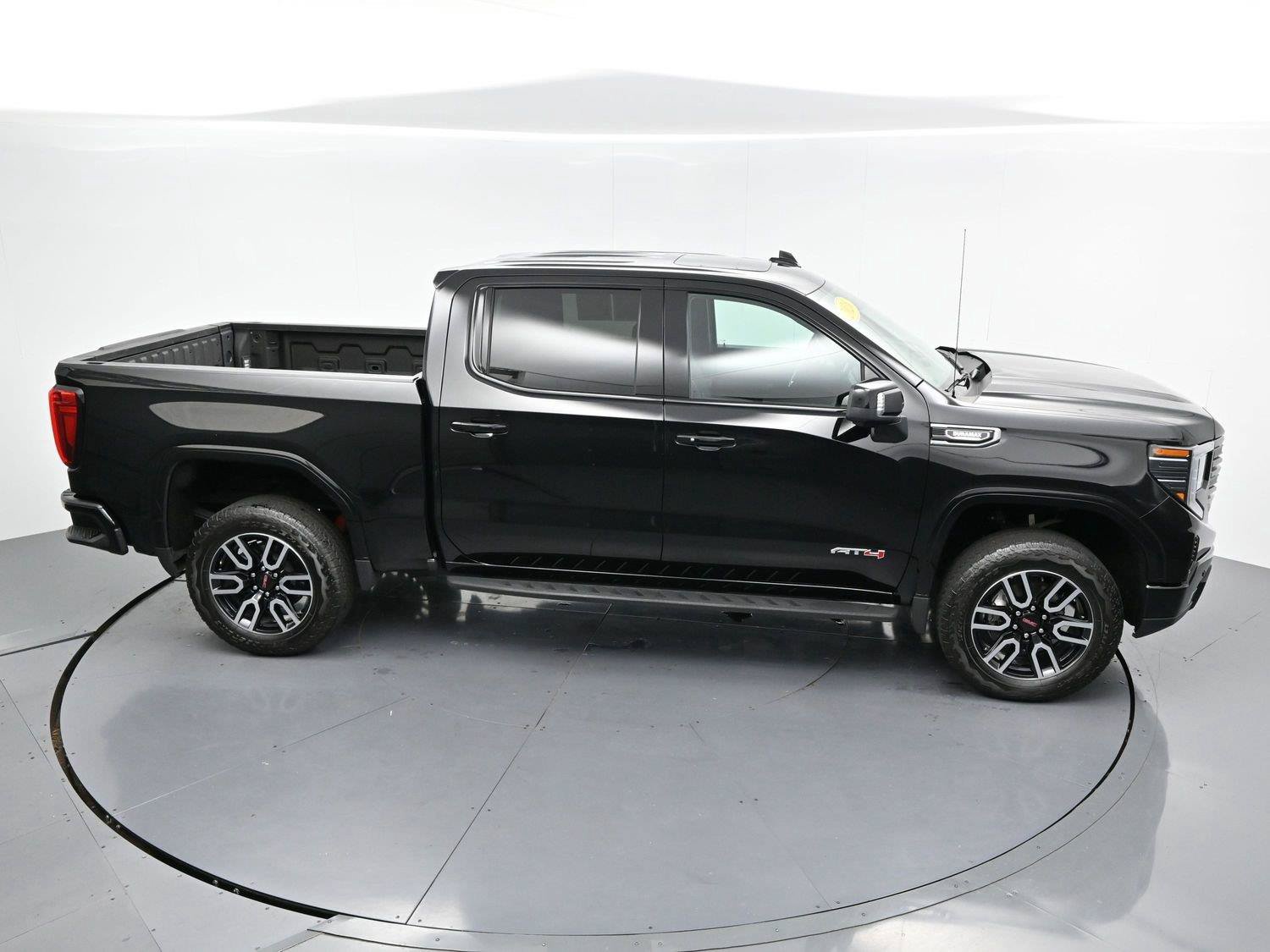 Used 2026 GMC Sierra 1500 AT4 w/ AT4 Premium Package AWD/4WD image 40