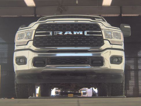Used 2024 RAM 2500 Big Horn w/ Off Road Package AWD/4WD image 4