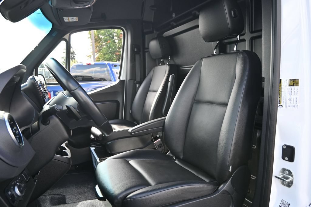 Used 2023 Mercedes-Benz Sprinter 2500 image 23