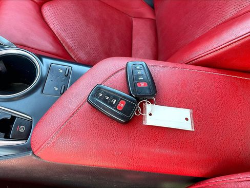 Used 2019 Toyota Camry XSE w/ Navigation Package FWD image 10