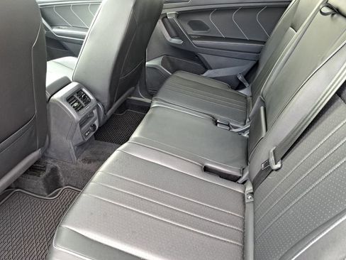 Used 2023 Volkswagen Tiguan SE R-Line image 22