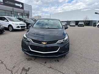 Used 2017 Chevrolet Cruze LT w/ Convenience Package video 2