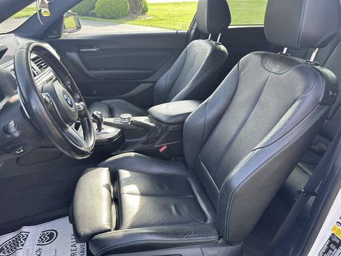 Used 2018 BMW M2 RWD image 16