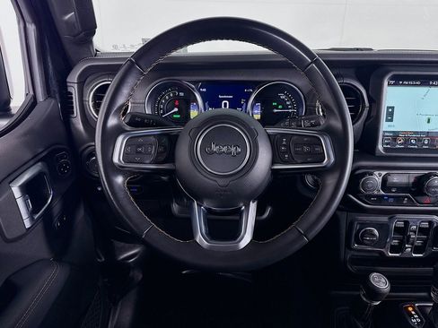 Used 2022 Jeep Wrangler Unlimited Sahara image 4