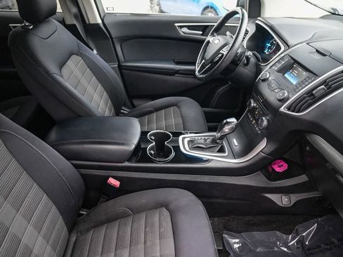 Used 2018 Ford Edge SEL image 17