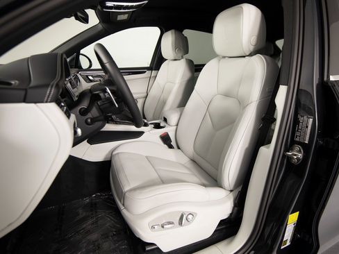 New 2026 Porsche Macan S image 31