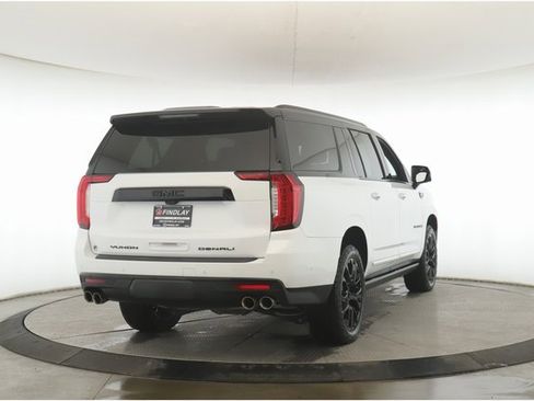 Used 2023 GMC Yukon XL Denali image 7
