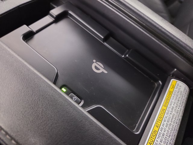 Used 2022 Toyota Highlander XLE AWD/4WD image 28