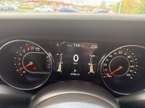 Used 2021 Jeep Wrangler Unlimited Sahara image 12