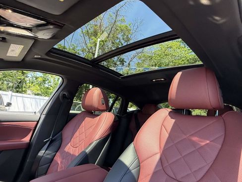 Used 2024 BMW X6 xDrive40i AWD/4WD image 18