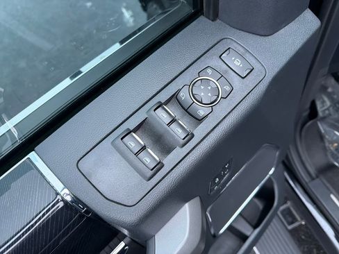 Used 2022 Ford F250 Platinum w/ FX4 Off-Road Package image 11