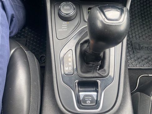 Used 2019 Jeep Cherokee Altitude image 14