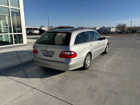 Used 2004 Mercedes-Benz E 320 4MATIC Wagon image 4