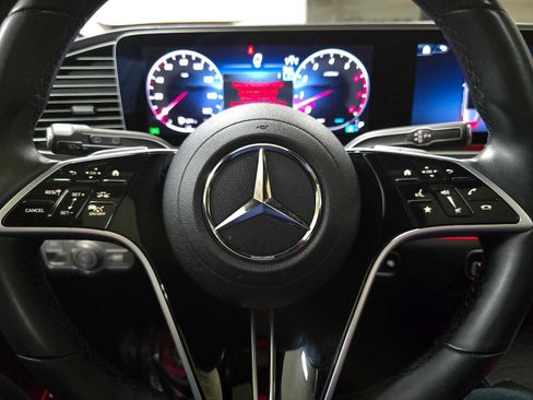 Used 2024 Mercedes-Benz GLS 450 GLS 450 image 25