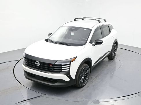 New 2026 Nissan Kicks SR w/ Illumination Package FWD image 15
