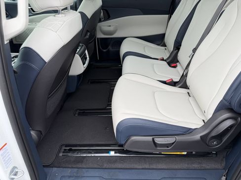 New 2026 Kia Carnival SX FWD image 19