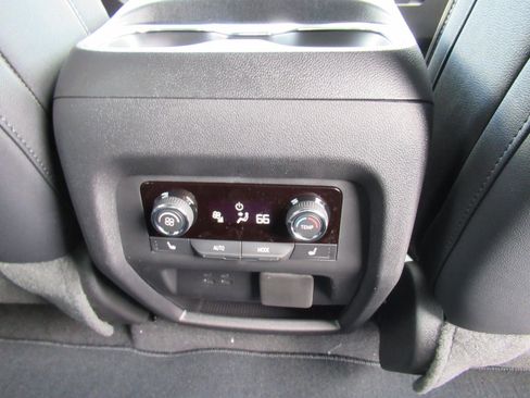 New 2026 Chevrolet Traverse High Country FWD image 33