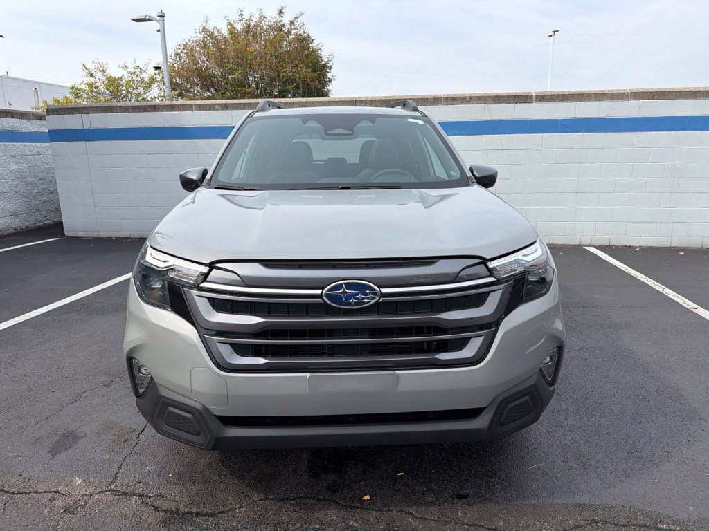 Used 2025 Subaru Forester Premium w/ Convenience Package #1 AWD/4WD image 8