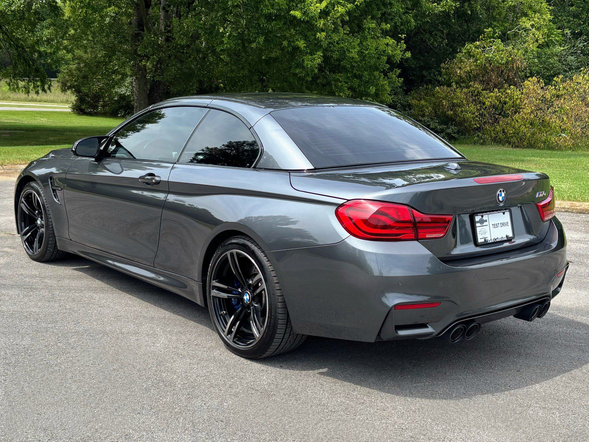 Used 2019 BMW M4 Convertible w/ Competition Package RWD image 12