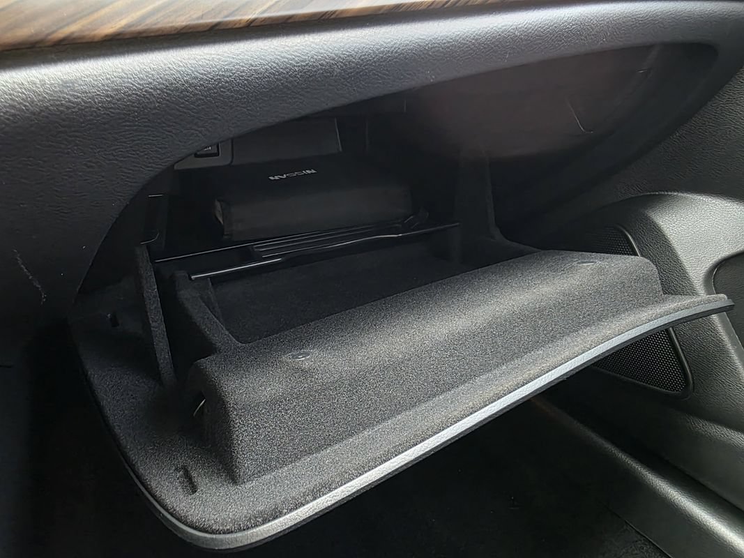 Used 2017 Nissan Maxima Platinum FWD image 27