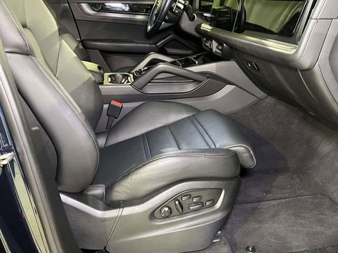 Certified 2024 Porsche Cayenne Turbo GT AWD/4WD image 24
