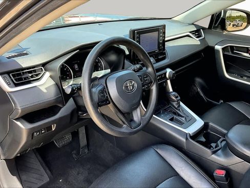 Used 2021 Toyota RAV4 XLE FWD image 18