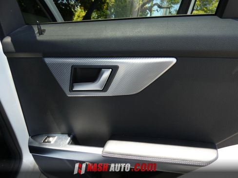 Used 2014 Mercedes-Benz GLK 350 2WD image 40