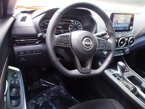 Used 2024 Nissan Sentra SR FWD image 15