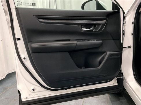 Used 2025 Honda CR-V EX image 9