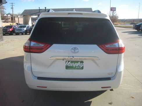 Used 2015 Toyota Sienna Limited Premium image 6
