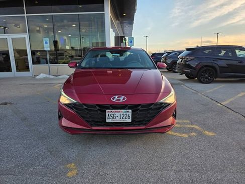 Used 2023 Hyundai Elantra SEL image 2