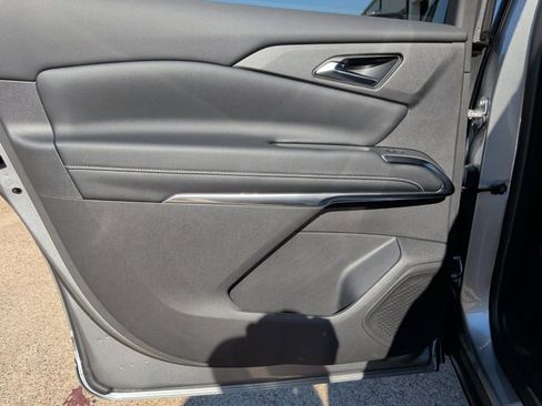 New 2025 Chevrolet Traverse LT w/ LPO, Floor Liner Package image 31