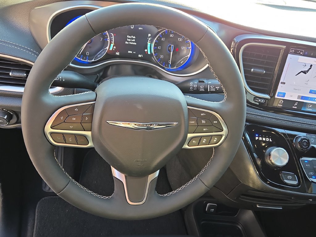 New 2026 Chrysler Pacifica Select FWD image 13