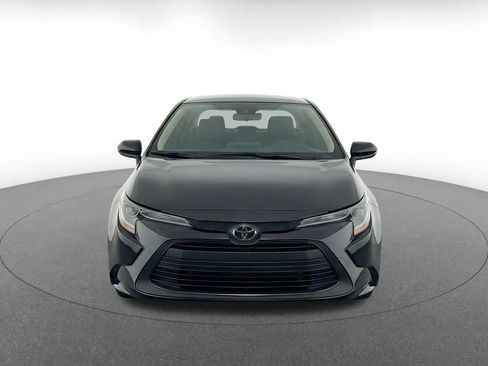 Used 2025 Toyota Corolla LE FWD image 2